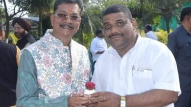 <em>कांग्रेस नेता गिरधर जायसवाल ने कहा- शक्ति विधानसभा क्षेत्र में महंत जी जीतेंगे 50000 से भी अधिक वोटो से,डॉ. चरणदास महंत ने किया क्षेत्र का तेजी से विकास,सक्ति को जिला बनाया तो वहीं सर्व वर्ग के हित के लिए किया काम</em>, गिरधर ने कहा- 5 सालों में जनता ने देखा है कांग्रेस का शासन, फिर से रिकॉर्ड सीटों से जीतेगी कांग्रेस पार्टी kshititech