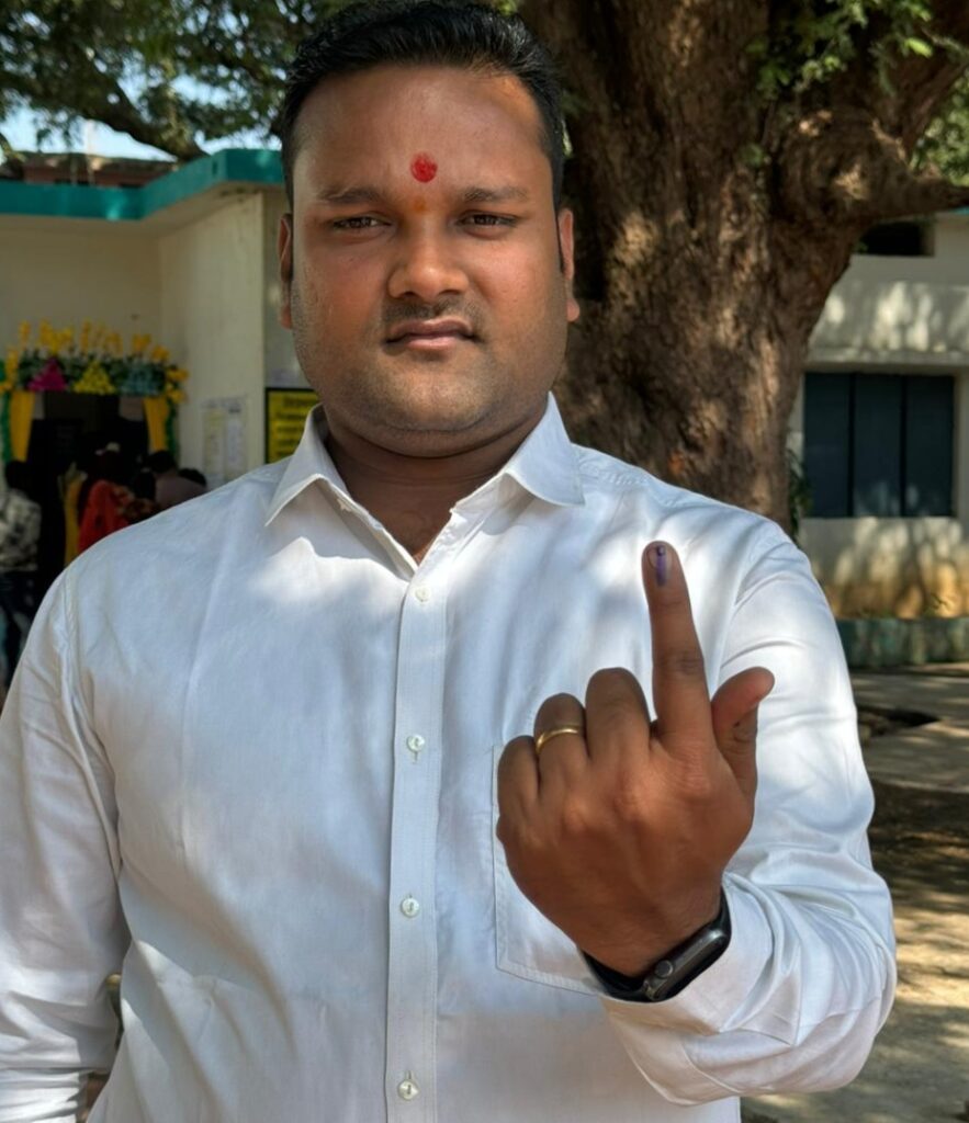 <em>विधायक प्रत्याशियों की किस्मत EVM में कैद, 3 दिसंबर को खुलेगी किस्मत,छत्तीसगढ़ में औसतन 70% मतदान की संभावना, निर्वाचन आयोग की सजगता से शादी- विवाह की तरह सजे रहे पोलिंग बूथ,शक्ति जिले में शांतिपूर्ण संपन्न हुआ मतदान, नव मतदाताओं में दिखा उत्साह तो वहीं दिव्यांगों ने भी किया मतदान, चरणदास में सारागांव तो वहीं खिलावन ने किया नगरदा में मतदान</em> <em>विधायक प्रत्याशियों की किस्मत EVM में कैद, 3 दिसंबर को खुलेगी किस्मत,छत्तीसगढ़ में औसतन 70% मतदान की संभावना, निर्वाचन आयोग की सजगता से शादी- विवाह की तरह सजे रहे पोलिंग बूथ,शक्ति जिले में शांतिपूर्ण संपन्न हुआ मतदान, नव मतदाताओं में दिखा उत्साह तो वहीं दिव्यांगों ने भी किया मतदान, चरणदास में सारागांव तो वहीं खिलावन ने किया नगरदा में मतदान</em> kshititech