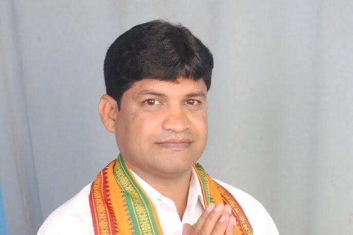 <em>शक्ति के भाजपा प्रत्याशी डॉक्टर खिलावन साहू ने कहा भाजपा की सरकार प्रति एकड़ ₹21000 अतिरिक्त देगी किसानों को,हर वर्ग की हितैषी है भाजपा, किसान होंगे समृद्ध</em>,खिलावन ने कहा-- मोदी की गारंटी है भाजपा का घोषणा पत्र,15 सालों तक डॉ रमन ने राज्य को विकसित बनाने किया भरसक प्रयास kshititech