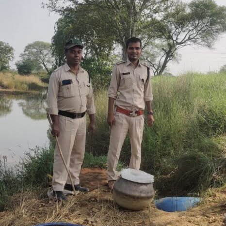 <em>आबकारी विभाग सक्ति जिले की 10 अलग-अलग स्थानो पर छापामार करवाई ,शराब के अवैध कारोबारीयो में दशहत, शक्ति जिले के वृत्त शक्ति,डभरा एवं वृत्त बाराद्वार के अंतर्गत हुई कार्रवाई</em>, शासन के निर्देश पर आबकारी विभाग का अमला है सक्रिय <em>आबकारी विभाग सक्ति जिले की 10 अलग-अलग स्थानो पर छापामार करवाई ,शराब के अवैध कारोबारीयो में दशहत, शक्ति जिले के वृत्त शक्ति,डभरा एवं वृत्त बाराद्वार के अंतर्गत हुई कार्रवाई</em>, शासन के निर्देश पर आबकारी विभाग का अमला है सक्रिय kshititech