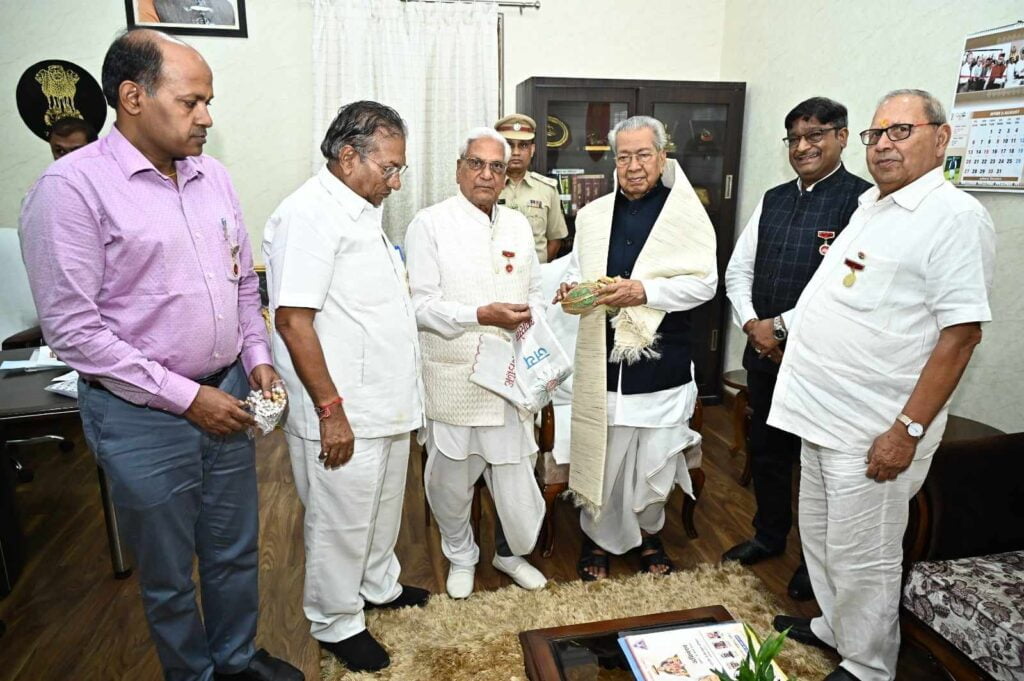 <em>अग्रवाल संगठन का आठवां अग्र अलंकरण समारोह एवं सोलहवां प्रांतीय अधिवेशन 13 एवं 14 जनवरी को राजनांदगांव में, 18 क्षेत्र में उपलब्धियां हासिल करने वाली अग्र हस्तियां होंगी सम्मानित,अग्र अलंकरण समारोह के लिए योग्य प्रतिभाओं से किया गया है आवेदन आमंत्रित</em> <em>अग्रवाल संगठन का आठवां अग्र अलंकरण समारोह एवं सोलहवां प्रांतीय अधिवेशन 13 एवं 14 जनवरी को राजनांदगांव में, 18 क्षेत्र में उपलब्धियां हासिल करने वाली अग्र हस्तियां होंगी सम्मानित,अग्र अलंकरण समारोह के लिए योग्य प्रतिभाओं से किया गया है आवेदन आमंत्रित</em> kshititech