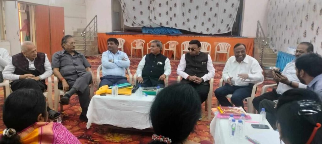 <em>अग्र अलंकरण समारोह की तैयारियां जोरों से,13 व 14 जनवरी को राजनांदगांव में अग्र महाकुम्भ</em>, ऐतिहासिक आयोजनों का राजनादगांव का, सदस्यों को सौपी गई जिम्मेदारियां,अग्र अलंकरण हेतु लिए जाएंगे प्रतिभागीयो से आवेदन <em>अग्र अलंकरण समारोह की तैयारियां जोरों से,13 व 14 जनवरी को राजनांदगांव में अग्र महाकुम्भ</em>, ऐतिहासिक आयोजनों का राजनादगांव का, सदस्यों को सौपी गई जिम्मेदारियां,अग्र अलंकरण हेतु लिए जाएंगे प्रतिभागीयो से आवेदन kshititech