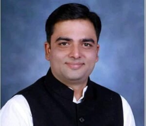 <em>गगन पर लगा अन्य पार्टी के प्रचार का आरोप-- पार्टी विरोधी गतिविधियों के लिए पद मुक्त किए गए गगन जयपुरिया, जिला अध्यक्ष कृष्णकांत चंद्रा ने महामंत्री पद से हटाया गगन को,जैजैपुर विधानसभा से दावेदारी कर रहे थे गगन</em>, वर्तमान में जिला पंचायत सदस्य एवं वन विभाग के सभापति भी हैं गगन kshititech