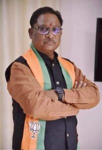 भाजपा ने खेला आदिवासी कार्ड-<em>दो बार प्रदेश अध्यक्ष एवं केंद्रीय मंत्री रहे विष्णु देव संभालेंगे छत्तीसगढ़ की कमान, विधायक दल के सर्वसम्मति से नेता चुने गए साय,छत्तीसगढ़ में मुख्यमंत्री चयन की अटकलें को लगा विराम</em> kshititech