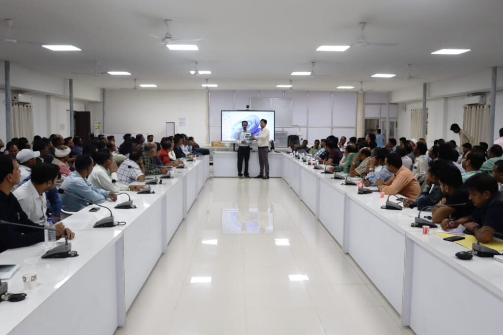 कल निकलेगी EVM से विधायक प्रत्याशियों की किस्मत-- <em>शक्ति जिला हुआ विधानसभा चुनाव की ऐतिहासिक मतगणना के लिए तैयार, प्रशासनिक अधिकारी/ कर्मचारी हुए अलर्ट, हाथों में स्मार्ट वॉच भी पहनकर अंदर नहीं जा सकेंगे काउंटिंग एजेंट</em>, कलेक्टर नूपुर के निर्देशन में पूरी टीम सजग kshititech