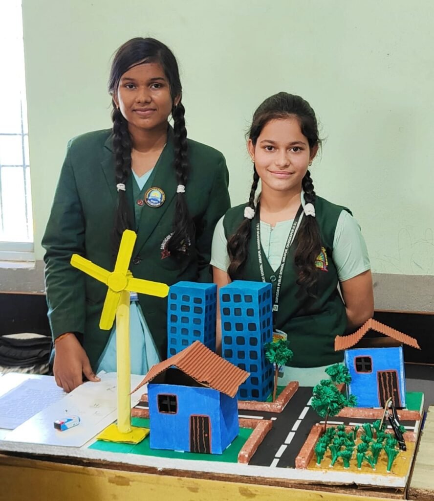 <em>चंद्रपुर के सर्वोदय पब्लिक स्कूल में हुई इंटर स्कूल साइंस आर्ट्स एवं क्राफ्ट प्रतियोगिता, विभिन्न स्कूलों के प्रतिभागियों ने करी सहभागिता</em>, शक्ति जिले के टॉप सीबीएसई स्कूलों में पहचान है सर्वोदय पब्लिक की, जिले के 09 स्कूलों के बच्चों की रही सक्रिय भागीदारी kshititech