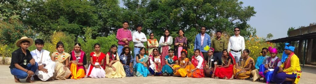 <em>शासकीय हाईस्कूल परसदा खुर्द में राष्ट्रीय भाषा उत्सव कार्यक्रम का हुआ आयोजन, भारत स्काउट गाइड के बच्चों ने दी सुंदर प्रस्तुति</em>,एक राष्ट्र-श्रेष्ठ राष्ट्र को परिभाषित किया बच्चो ने अपनी मेहनत से kshititech