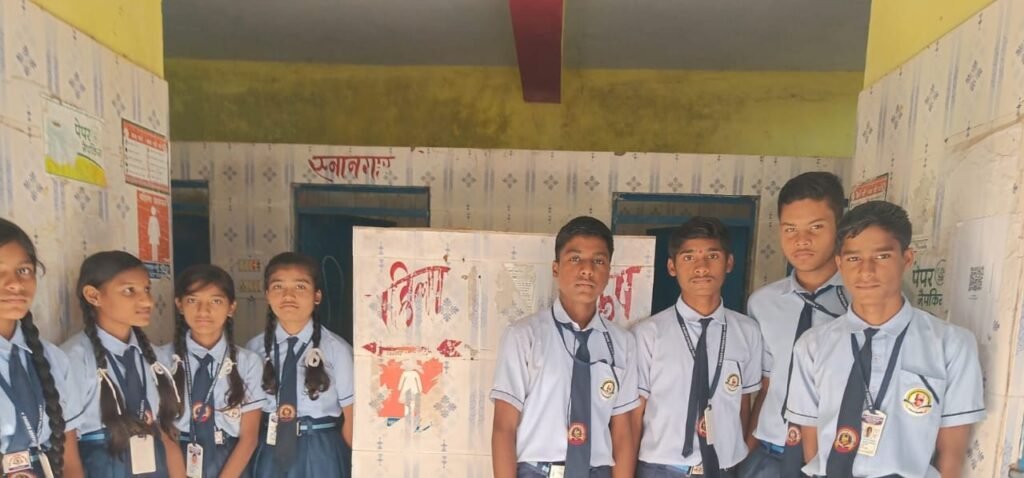 <em>शक्ति को स्वच्छ भारत के अंतर्गत सवारने की तैयारी- शक्ति शहर में सार्वजनिक शौचायलयों को नगर पालिका करेगी अपग्रेड- सीएमओ संजय सिंह एवम इंजीनियर ने किया शौचायलयों का निरीक्षण, शहर की सार्वजनिक व्यवस्थाओं का भी लिया जायजा</em> kshititech