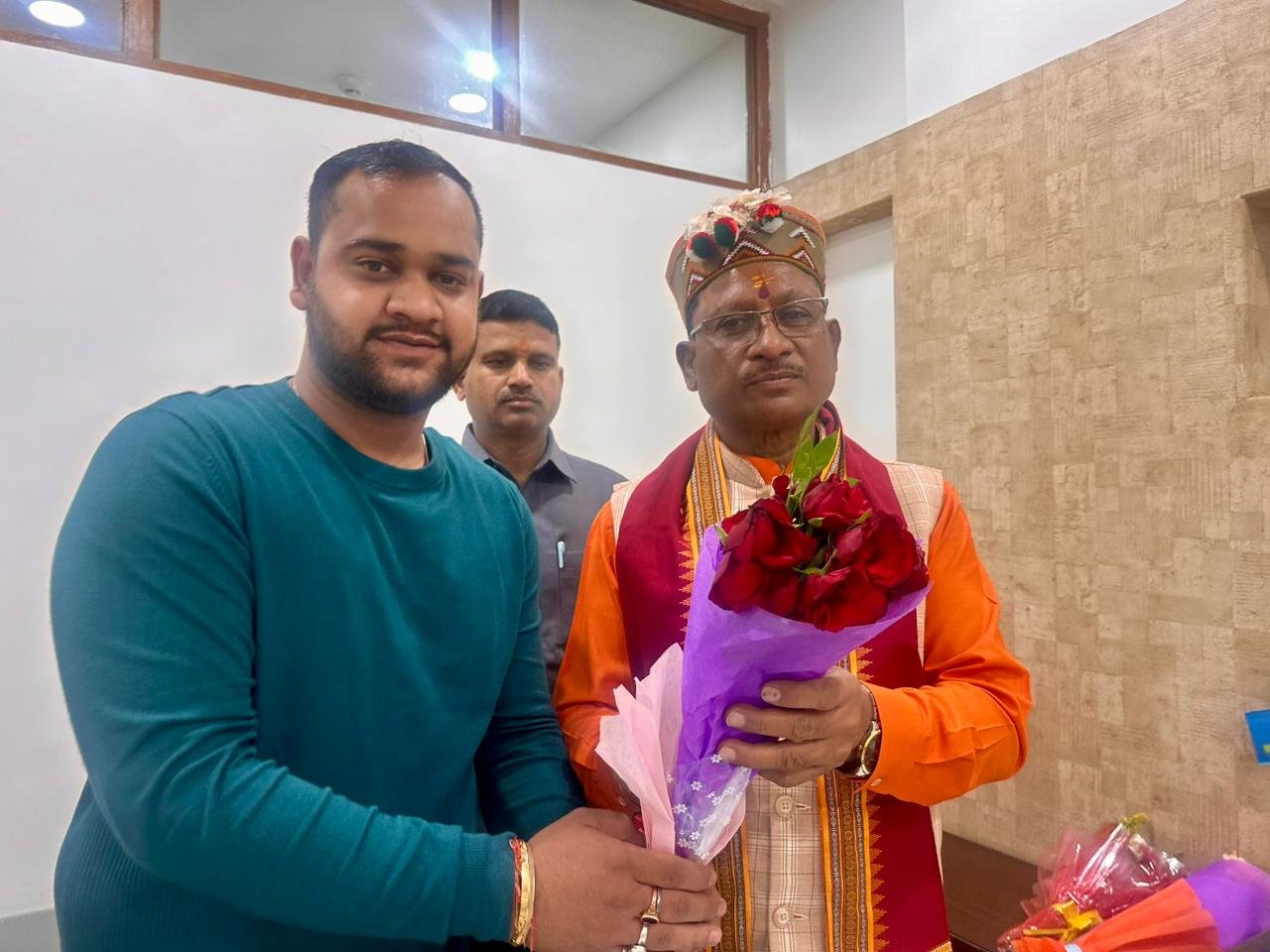 चिराग की मुख्यमंत्री से मुलाकात-- <em>छत्तीसगढ़ के नए मुख्यमंत्री से मिले शक्ति जिला भाजयुमो के उपाध्यक्ष चिराग अग्रवाल, चिराग ने कहा प्रदेश में है भाजपा की लहर, आपके सीएम बनने से युवाओं में हर्ष</em>, चिराग ने कहा-भ्रष्टाचारी शासन से मुक्त हुआ छत्तीसगढ़ kshititech