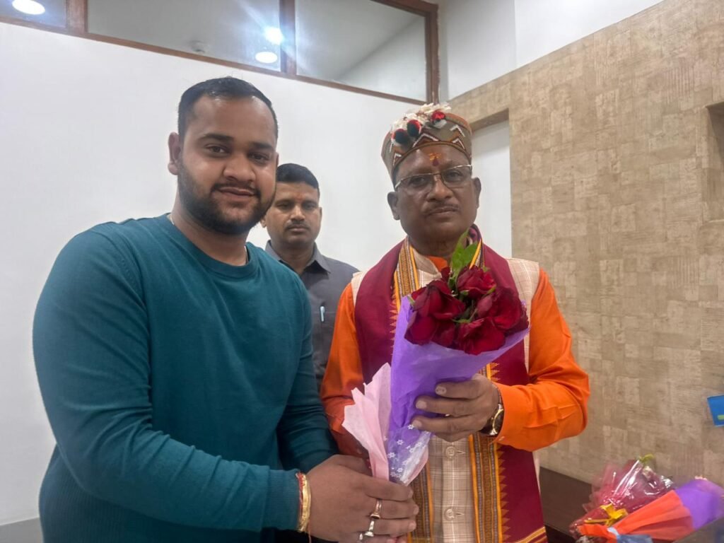 चिराग की मुख्यमंत्री से मुलाकात-- <em>छत्तीसगढ़ के नए मुख्यमंत्री से मिले शक्ति जिला भाजयुमो के उपाध्यक्ष चिराग अग्रवाल, चिराग ने कहा प्रदेश में है भाजपा की लहर, आपके सीएम बनने से युवाओं में हर्ष</em>, चिराग ने कहा-भ्रष्टाचारी शासन से मुक्त हुआ छत्तीसगढ़ kshititech