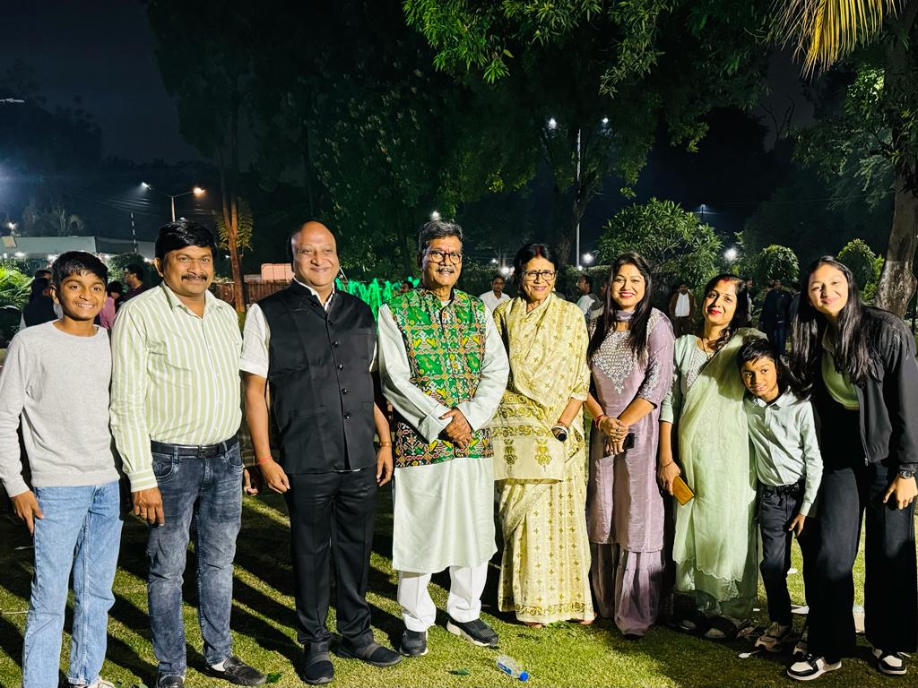 <em>महंत का जन्मदिन मनाने रायपुर पहुंचे गेवाड़ीन दंपत्ति, नरेश- रीना ने दी महंत को अवतरण दिवस की बधाई, केक काटकर मनाया जन्मदिन, सांसद ज्योत्स्ना महंत भी रही मौजूद,</em> रायपुर के स्पीकर हाउस में था जन्मदिन का विशेष आयोजन, सेल्फी पॉइंट में अलग लुक में नजर आए महंत <em>महंत का जन्मदिन मनाने रायपुर पहुंचे गेवाड़ीन दंपत्ति, नरेश- रीना ने दी महंत को अवतरण दिवस की बधाई, केक काटकर मनाया जन्मदिन, सांसद ज्योत्स्ना महंत भी रही मौजूद,</em> रायपुर के स्पीकर हाउस में था जन्मदिन का विशेष आयोजन, सेल्फी पॉइंट में अलग लुक में नजर आए महंत kshititech