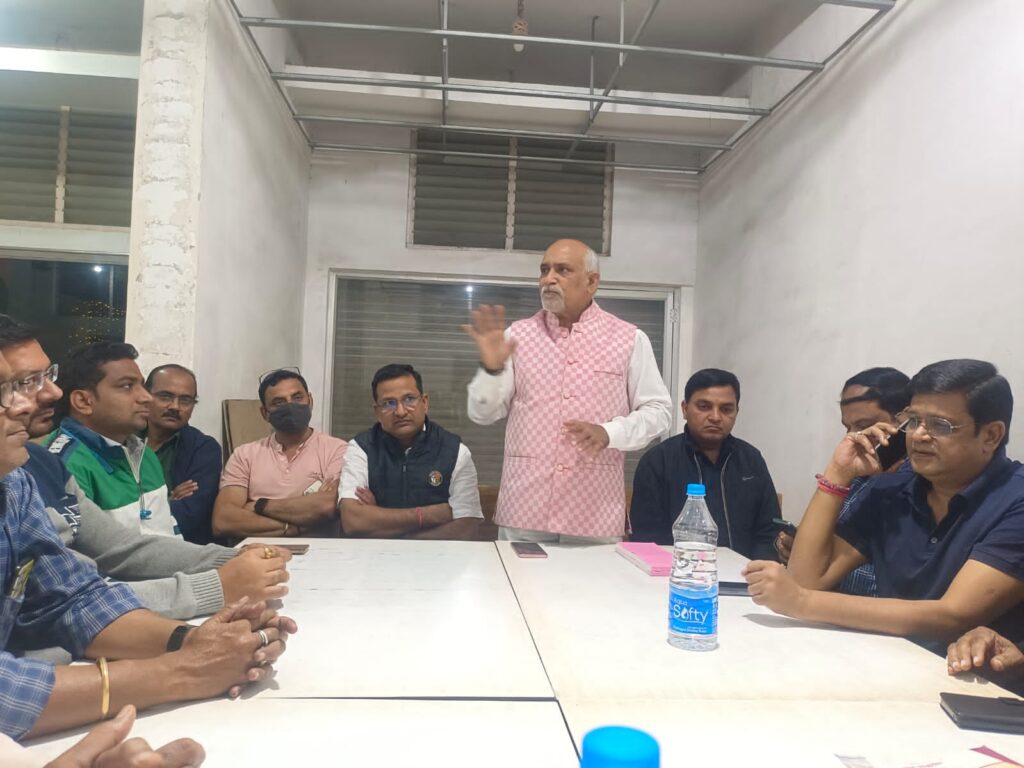 <em>27 दिसंबर को होने वाले अग्रोहा धाम के लोकार्पण के लिए शहर के विभिन्न स्थानों पर समाज बंधुओ की हुई बैठक, लोकार्पण समारोह को ऐतिहासिक बनाने तैयारियां जोरों पर</em>, मुकेश मित्तल कलानोरिया एवं राकेश अग्रवाल अग्रोहा धाम ने कहा प्रत्येक अग्रवाल बंधु इस कार्यक्रम में हो शामिल <em>27 दिसंबर को होने वाले अग्रोहा धाम के लोकार्पण के लिए शहर के विभिन्न स्थानों पर समाज बंधुओ की हुई बैठक, लोकार्पण समारोह को ऐतिहासिक बनाने तैयारियां जोरों पर</em>, मुकेश मित्तल कलानोरिया एवं राकेश अग्रवाल अग्रोहा धाम ने कहा प्रत्येक अग्रवाल बंधु इस कार्यक्रम में हो शामिल kshititech