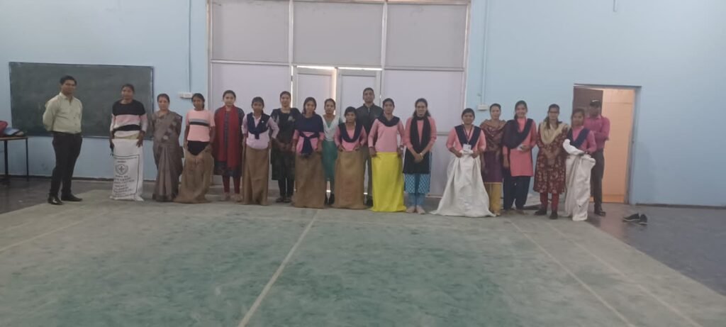 <em>शक्ति के सरकारी नवीन कन्या महाविद्यालय में प्रारंभ हुआ युवा उत्सव, विभिन्न प्रतियोगिताओं का हुआ आयोजन,छात्राओं में दिखा उत्साह</em>, उच्च शिक्षा विभाग की योजनाओं के अनुरूप हो रहा महाविद्यालय का बेहतर संचालन kshititech