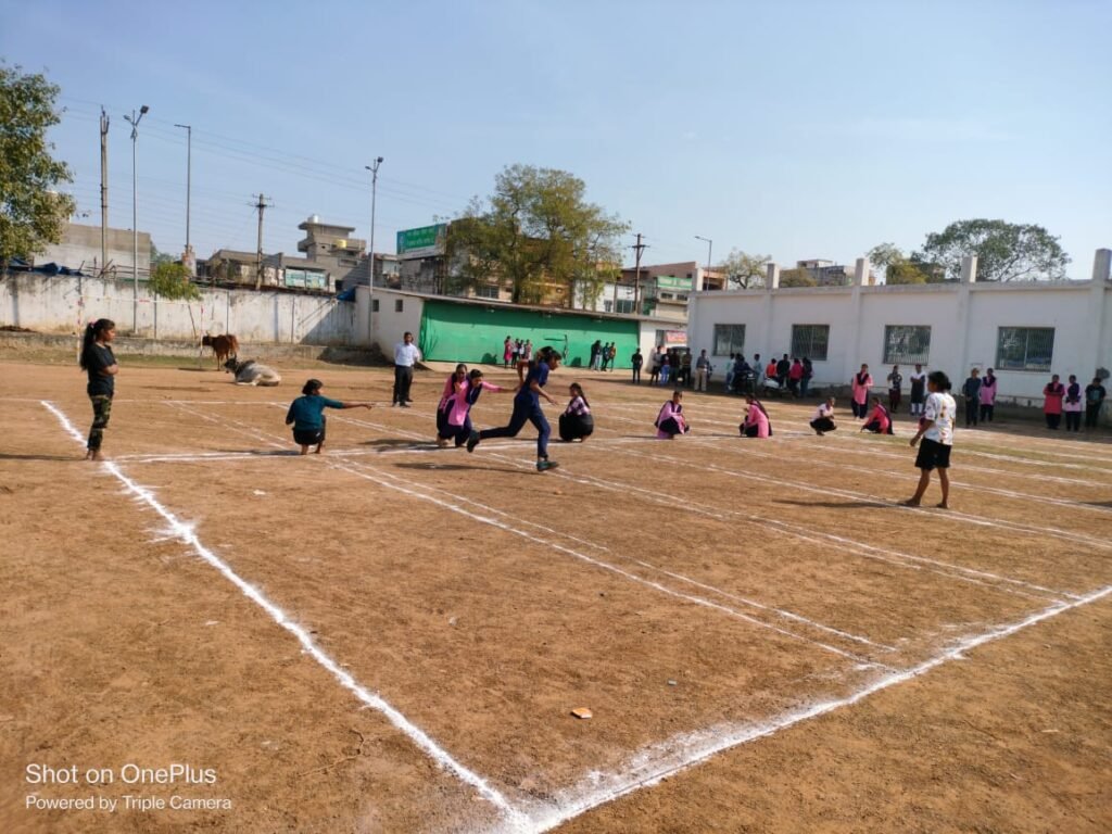 <em>शक्ति के सरकारी नवीन कन्या महाविद्यालय में प्रारंभ हुआ युवा उत्सव, विभिन्न प्रतियोगिताओं का हुआ आयोजन,छात्राओं में दिखा उत्साह</em>, उच्च शिक्षा विभाग की योजनाओं के अनुरूप हो रहा महाविद्यालय का बेहतर संचालन kshititech