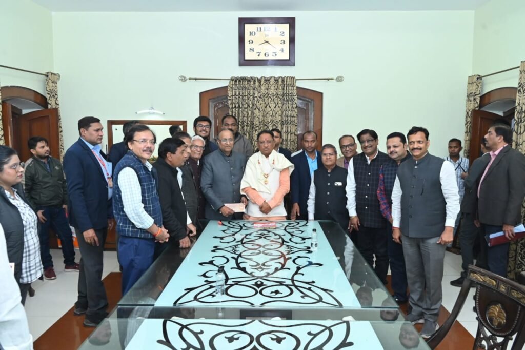 सीएम से अग्रवाल संगठन की मुलाकात- <em>मुख्यमंत्री विष्णु देव साय से मिले अखिल भारतीय अग्रवाल संगठन के पदाधिकारी, जिओ गीता के राष्ट्रीय महामंत्री प्रदीप मित्तल दिल्ली भी रहे मौजूद, मुख्यमंत्री बनने पर किया अभिनंदन</em>, 20 दिसंबर को हुई मुलाकात में राष्ट्रीय कार्यकारी अध्यक्ष सियाराम अग्रवाल एवं प्रदेश अध्यक्ष नेत्र अग्रवाल ने भी किया मुख्यमंत्री का स्वागत kshititech