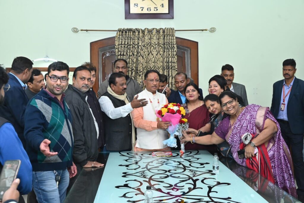 <em>युवा अग्रवाल मंच ने मुख्यमंत्री को दिया परिचय सम्मेलन के अतिथि का न्योता, 20 दिसंबर को कन्हैया अग्रवाल के नेतृत्व में मिले मंच के सदस्य</em>, 6 -7 जनवरी को होने वाले अखिल भारतीय आयोजन के लिए कारी चर्चा,मुख्यमंत्री बनने पर भी किया स्वागत <em>युवा अग्रवाल मंच ने मुख्यमंत्री को दिया परिचय सम्मेलन के अतिथि का न्योता, 20 दिसंबर को कन्हैया अग्रवाल के नेतृत्व में मिले मंच के सदस्य</em>, 6 -7 जनवरी को होने वाले अखिल भारतीय आयोजन के लिए कारी चर्चा,मुख्यमंत्री बनने पर भी किया स्वागत kshititech