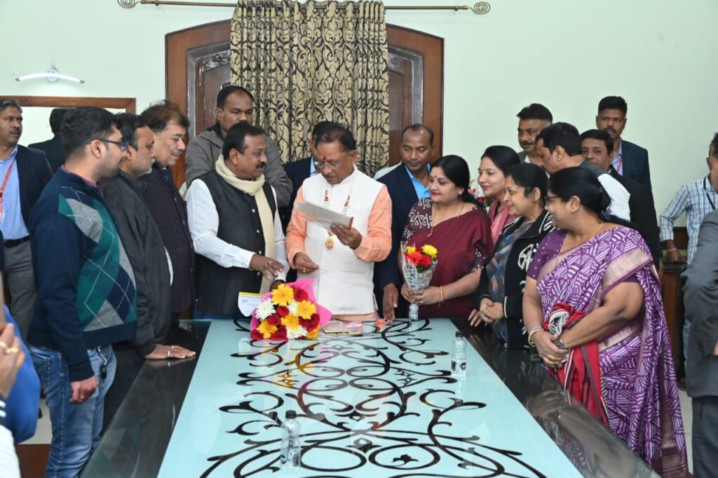 <em>युवा अग्रवाल मंच ने मुख्यमंत्री को दिया परिचय सम्मेलन के अतिथि का न्योता, 20 दिसंबर को कन्हैया अग्रवाल के नेतृत्व में मिले मंच के सदस्य</em>, 6 -7 जनवरी को होने वाले अखिल भारतीय आयोजन के लिए कारी चर्चा,मुख्यमंत्री बनने पर भी किया स्वागत <em>युवा अग्रवाल मंच ने मुख्यमंत्री को दिया परिचय सम्मेलन के अतिथि का न्योता, 20 दिसंबर को कन्हैया अग्रवाल के नेतृत्व में मिले मंच के सदस्य</em>, 6 -7 जनवरी को होने वाले अखिल भारतीय आयोजन के लिए कारी चर्चा,मुख्यमंत्री बनने पर भी किया स्वागत kshititech