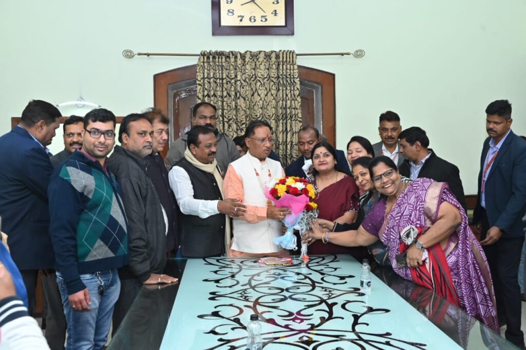 <em>युवा अग्रवाल मंच ने मुख्यमंत्री को दिया परिचय सम्मेलन के अतिथि का न्योता, 20 दिसंबर को कन्हैया अग्रवाल के नेतृत्व में मिले मंच के सदस्य</em>, 6 -7 जनवरी को होने वाले अखिल भारतीय आयोजन के लिए कारी चर्चा,मुख्यमंत्री बनने पर भी किया स्वागत <em>युवा अग्रवाल मंच ने मुख्यमंत्री को दिया परिचय सम्मेलन के अतिथि का न्योता, 20 दिसंबर को कन्हैया अग्रवाल के नेतृत्व में मिले मंच के सदस्य</em>, 6 -7 जनवरी को होने वाले अखिल भारतीय आयोजन के लिए कारी चर्चा,मुख्यमंत्री बनने पर भी किया स्वागत kshititech