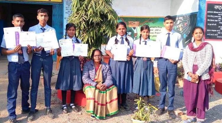 <em>स्वामी आत्मानंद उत्कृष्ट हिंदी माध्यम के बच्चों को किया गया स्काउट प्रमाण पत्र का वितरण,पंचमढ़ी के शिविर में की थी सक्रिय सहभागिता</em> <em>स्वामी आत्मानंद उत्कृष्ट हिंदी माध्यम के बच्चों को किया गया स्काउट प्रमाण पत्र का वितरण,पंचमढ़ी के शिविर में की थी सक्रिय सहभागिता</em> kshititech