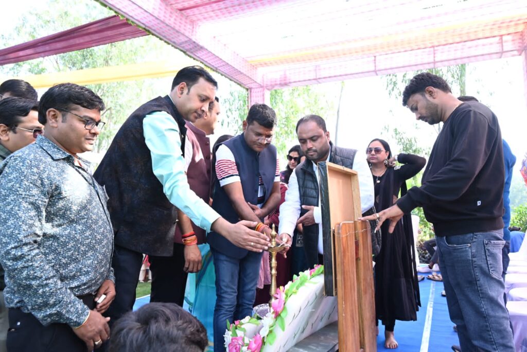 <em>74 शाखाओ की प्रांतीय पिकनिक एवं दीपावली मिलन- छत्तीसगढ़ प्रांतीय मारवाड़ी युवा मंच द्वारा करगी रोड कोटा में सम्पन्न हुआ प्रांतीय पिकनिक कार्यक्रम एवं दीपावली मिलन, प्रदेश अध्यक्ष मनीष के नेतृत्व में पहली बार मंच साथियों के लिए हुआ ऐसा संयुक्त प्रयास</em>, अध्यक्ष मनीष ने कहा- मंच कार्यक्रमों के साथ-साथ सदस्यों का भी रखती है ध्यान <em>74 शाखाओ की प्रांतीय पिकनिक एवं दीपावली मिलन- छत्तीसगढ़ प्रांतीय मारवाड़ी युवा मंच द्वारा करगी रोड कोटा में सम्पन्न हुआ प्रांतीय पिकनिक कार्यक्रम एवं दीपावली मिलन, प्रदेश अध्यक्ष मनीष के नेतृत्व में पहली बार मंच साथियों के लिए हुआ ऐसा संयुक्त प्रयास</em>, अध्यक्ष मनीष ने कहा- मंच कार्यक्रमों के साथ-साथ सदस्यों का भी रखती है ध्यान kshititech