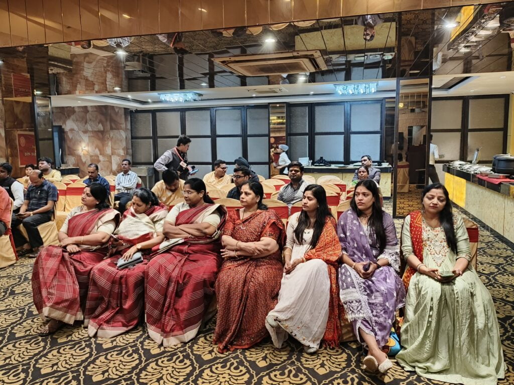 <em>छत्तीसगढ़ प्रांतीय युवा अग्रवाल मंच ने किया </em>अ<em>ग़हन पुर्णिमा पर कुलदेवी महालक्ष्मी जी के वरदान दिवस का कार्यक्रम, परिचय सम्मेलन की तैयारीयो को लेकर हुई चर्चा, कन्हैया अग्रवाल ने कहा- अग्रसेन जी को महालक्ष्मी जी ने दिया था वरदान,अग्रवाल कहलाते हैं लक्ष्मी पुत्र</em> <em>छत्तीसगढ़ प्रांतीय युवा अग्रवाल मंच ने किया </em>अ<em>ग़हन पुर्णिमा पर कुलदेवी महालक्ष्मी जी के वरदान दिवस का कार्यक्रम, परिचय सम्मेलन की तैयारीयो को लेकर हुई चर्चा, कन्हैया अग्रवाल ने कहा- अग्रसेन जी को महालक्ष्मी जी ने दिया था वरदान,अग्रवाल कहलाते हैं लक्ष्मी पुत्र</em> kshititech