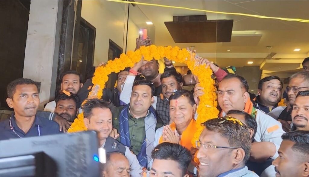 <em>भाजपा नेता अमर सुल्तानिया के नेतृत्व में युवाओं ने किया मंत्री लखन लाल देवांगन का अभूतपूर्व स्वागत, अमर ने कहा- जाज्वल्य देव की नगरी में है आपका</em> अभिनंदन,<em> अमर </em>ने कहा- लखन लाल जी का जांजगीर चांपा जिले से रहा है पुराना लगाव,मंत्री<em> जी ने कहा- छत्तीसगढ़ को हमने ही बनाया था, हम ही इसे सवारेंगे, स्वागत से अभिभूत हुए लखन लाल </em>देवांगन <em>भाजपा नेता अमर सुल्तानिया के नेतृत्व में युवाओं ने किया मंत्री लखन लाल देवांगन का अभूतपूर्व स्वागत, अमर ने कहा- जाज्वल्य देव की नगरी में है आपका</em> अभिनंदन,<em> अमर </em>ने कहा- लखन लाल जी का जांजगीर चांपा जिले से रहा है पुराना लगाव,मंत्री<em> जी ने कहा- छत्तीसगढ़ को हमने ही बनाया था, हम ही इसे सवारेंगे, स्वागत से अभिभूत हुए लखन लाल </em>देवांगन kshititech