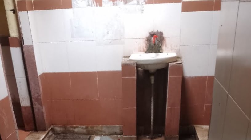स्वच्छ अड़भार का अभियान--<em>नगर पंचायत अड़भार में स्वच्छ भारत के तहत शौचायलयों एवं सार्वजनिक शौचायलयों का किया गया निरीक्षण, शहर को स्वच्छ बनाने की तैयारी</em>, सीएमओ/उपयंत्री के निर्देश में सफाई दरोगा सहित स्वच्छता मित्र कर रहे कार्य स्वच्छ अड़भार का अभियान--<em>नगर पंचायत अड़भार में स्वच्छ भारत के तहत शौचायलयों एवं सार्वजनिक शौचायलयों का किया गया निरीक्षण, शहर को स्वच्छ बनाने की तैयारी</em>, सीएमओ/उपयंत्री के निर्देश में सफाई दरोगा सहित स्वच्छता मित्र कर रहे कार्य kshititech
