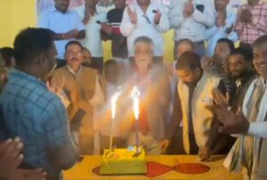 <em>महंत के जन्मदिन पर शक्ति में हुए अनेकों सेवा के तथा रचनात्मक कार्यक्रम, सरकारी अस्पताल में हुआ फल वितरण, दृष्टि बाधित विशेष विद्यालय में कांग्रेस नेताओं ने केक काटकर मनाया जन्मदिन, तहसील कार्यालय परिसर में हुआ निशुल्क स्वास्थ्य जांच शिविर का आयोजन, पूर्व नगर पालिका अध्यक्ष श्यामसुंदर अग्रवाल ने रायपुर पहुंच कर दी महंत को बधाई</em> <em>महंत के जन्मदिन पर शक्ति में हुए अनेकों सेवा के तथा रचनात्मक कार्यक्रम, सरकारी अस्पताल में हुआ फल वितरण, दृष्टि बाधित विशेष विद्यालय में कांग्रेस नेताओं ने केक काटकर मनाया जन्मदिन, तहसील कार्यालय परिसर में हुआ निशुल्क स्वास्थ्य जांच शिविर का आयोजन, पूर्व नगर पालिका अध्यक्ष श्यामसुंदर अग्रवाल ने रायपुर पहुंच कर दी महंत को बधाई</em> kshititech