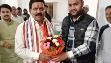 <em>छत्तीसगढ़ के उपमुख्यमंत्री से मिले शक्ति जिले के युवा भाजपा नेता चिराग अग्रवाल, नए दायित्व की दी बधाई</em>, शक्ति जिले के विकास को लेकर भी करी लंबी चर्चा, चिराग ने कहा- भाजपा सरकार बनने से युवाओं में है उत्साह, जिले में आने का दिया न्योता kshititech