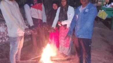 ठंड का आनंद अलाव से- <em>नगर पालिका शक्ति द्वारा शहर में ठंड को देखते हुए की गई अलाव की बेहतर व्यवस्थाएं,जगह-जगह लोग अलाव से ठंड का ले रहे आनंद</em>, सीएमओ संजय सिंह ने कहा- नगर पालिका शहर वासियों को बदलते मौसम से भी राहत देने है सक्रिय kshititech