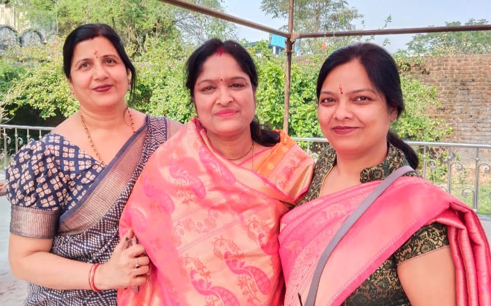 महिलाओं ने किया माता रानी का दीदार-<em>बरपाली के शांति लक्ष्मी माता के मंदिर में पहुंची शक्ति की धर्म प्रेमी महिलाएं, देश का प्रसिद्ध मंदिर है माता शांति लक्ष्मी का, माता रानी के दर्शन मात्र से ही होती है मन्नते पूरी</em>, मंदिर परिसर में था विशेष पूजा- अर्चना भजन का आयोजन महिलाओं ने किया माता रानी का दीदार-<em>बरपाली के शांति लक्ष्मी माता के मंदिर में पहुंची शक्ति की धर्म प्रेमी महिलाएं, देश का प्रसिद्ध मंदिर है माता शांति लक्ष्मी का, माता रानी के दर्शन मात्र से ही होती है मन्नते पूरी</em>, मंदिर परिसर में था विशेष पूजा- अर्चना भजन का आयोजन kshititech