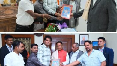 गोविंद देवांगन की सीएम एवं स्पीकर से मुलाकात- <em>मुख्यमंत्री एवं विधानसभा अध्यक्ष से करी देवांगन समाज के जिला अध्यक्ष गोविंद देवांगन ने मुलाकात, पूर्व मंत्री मेधाराम साहू के रहे मौजूद</em>, गोविंद ने कहा छत्तीसगढ़ में भाजपा सरकार बनने से प्रदेश वासियो में उत्साह, लोकसभा चुनाव में भी मिलेगी भारी जीत kshititech