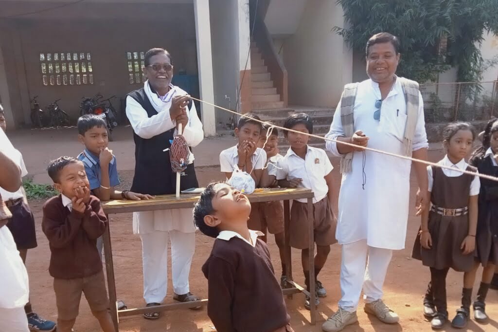 <em>शक्ति के सरस्वती शिशु मंदिर में हुआ खेल उत्सव का आयोजन, श्रीनिवास रामानुज की जयंती पर हुआ गणित मेला,बच्चों ने बनाए सुंदर मॉडल</em>,कोषाध्यक्ष रामअवतार अग्रवाल ने कहा- महान गणितज्ञ की जयंती पर बच्चे ले प्रेरणा, विकसित भारत में गणित का है अहम योगदान<br>. <em>शक्ति के सरस्वती शिशु मंदिर में हुआ खेल उत्सव का आयोजन, श्रीनिवास रामानुज की जयंती पर हुआ गणित मेला,बच्चों ने बनाए सुंदर मॉडल</em>,कोषाध्यक्ष रामअवतार अग्रवाल ने कहा- महान गणितज्ञ की जयंती पर बच्चे ले प्रेरणा, विकसित भारत में गणित का है अहम योगदान<br>. kshititech