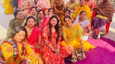 महिलाओं ने किया माता रानी का दीदार-<em>बरपाली के शांति लक्ष्मी माता के मंदिर में पहुंची शक्ति की धर्म प्रेमी महिलाएं, देश का प्रसिद्ध मंदिर है माता शांति लक्ष्मी का, माता रानी के दर्शन मात्र से ही होती है मन्नते पूरी</em>, मंदिर परिसर में था विशेष पूजा- अर्चना भजन का आयोजन kshititech