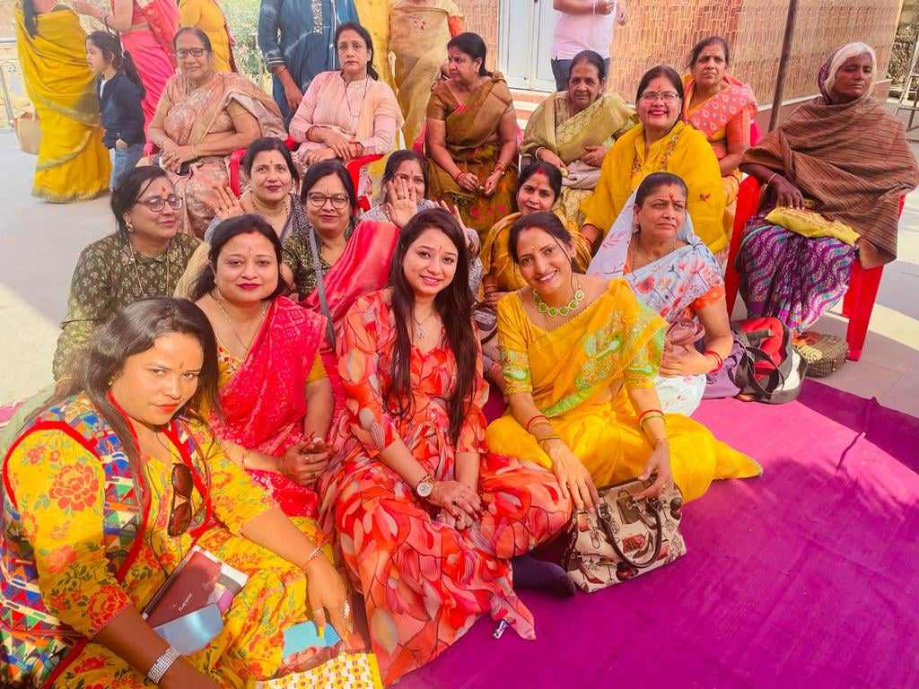 महिलाओं ने किया माता रानी का दीदार-<em>बरपाली के शांति लक्ष्मी माता के मंदिर में पहुंची शक्ति की धर्म प्रेमी महिलाएं, देश का प्रसिद्ध मंदिर है माता शांति लक्ष्मी का, माता रानी के दर्शन मात्र से ही होती है मन्नते पूरी</em>, मंदिर परिसर में था विशेष पूजा- अर्चना भजन का आयोजन महिलाओं ने किया माता रानी का दीदार-<em>बरपाली के शांति लक्ष्मी माता के मंदिर में पहुंची शक्ति की धर्म प्रेमी महिलाएं, देश का प्रसिद्ध मंदिर है माता शांति लक्ष्मी का, माता रानी के दर्शन मात्र से ही होती है मन्नते पूरी</em>, मंदिर परिसर में था विशेष पूजा- अर्चना भजन का आयोजन kshititech
