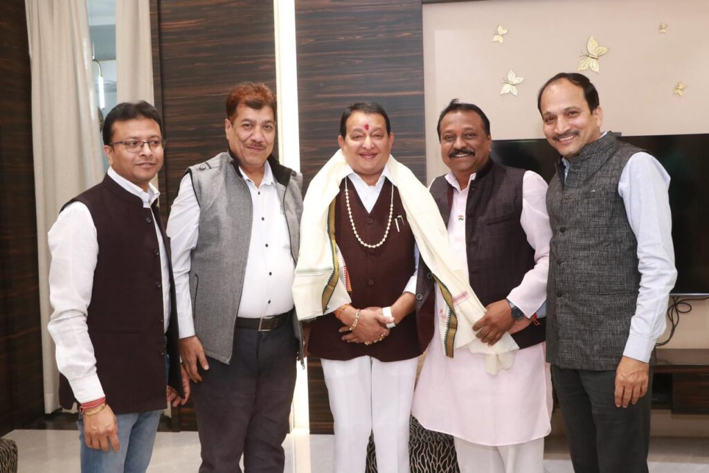 <em>06 एवं 7 जनवरी को राजधानी रायपुर में होगा अग्रवाल समाज का एजुकेटेड परिचय सम्मेलन, देशभर के विभिन्न स्थानों से पहुंचेंगे विवाह योग्य बच्चे, अतिथि के रूप में मौजूद रहेंगे प्रदेश के मुख्यमंत्री सहित समाज के विधायक एवं जनप्रतिनिधि</em>, मंच पदाधिकारीयो ने दिया प्रदेश के मुखिया एवं अन्य अतिथियों को न्योता, देश के विभिन्न राज्यों से पहुंचेंगे अग्रवाल बंधु, परिचय सम्मेलन की कार्य सूची हुई जारी <em>06 एवं 7 जनवरी को राजधानी रायपुर में होगा अग्रवाल समाज का एजुकेटेड परिचय सम्मेलन, देशभर के विभिन्न स्थानों से पहुंचेंगे विवाह योग्य बच्चे, अतिथि के रूप में मौजूद रहेंगे प्रदेश के मुख्यमंत्री सहित समाज के विधायक एवं जनप्रतिनिधि</em>, मंच पदाधिकारीयो ने दिया प्रदेश के मुखिया एवं अन्य अतिथियों को न्योता, देश के विभिन्न राज्यों से पहुंचेंगे अग्रवाल बंधु, परिचय सम्मेलन की कार्य सूची हुई जारी kshititech