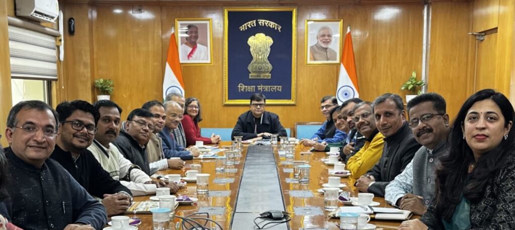 <em>शिक्षा मंत्रालय ने प्रेरणा कार्यक्रम की शुरूआत की,कृष्ण कुमार पटेल का मेंटोर के रूप में चयन,अनुभव पर आधारित शिक्षा कार्यक्रम के ऑनलाइन पंजीकरण पोर्टल की हुई शुरूआत</em>, जवाहर नवोदय विद्यालय चिसदा में पदस्थ हैं कृष्ण कुमार, कृष्ण कुमार ने कहा प्रेरणा कार्यक्रम में नवमी से 12वीं तक के विद्यार्थियों का होगा पंजीयन <em>शिक्षा मंत्रालय ने प्रेरणा कार्यक्रम की शुरूआत की,कृष्ण कुमार पटेल का मेंटोर के रूप में चयन,अनुभव पर आधारित शिक्षा कार्यक्रम के ऑनलाइन पंजीकरण पोर्टल की हुई शुरूआत</em>, जवाहर नवोदय विद्यालय चिसदा में पदस्थ हैं कृष्ण कुमार, कृष्ण कुमार ने कहा प्रेरणा कार्यक्रम में नवमी से 12वीं तक के विद्यार्थियों का होगा पंजीयन kshititech