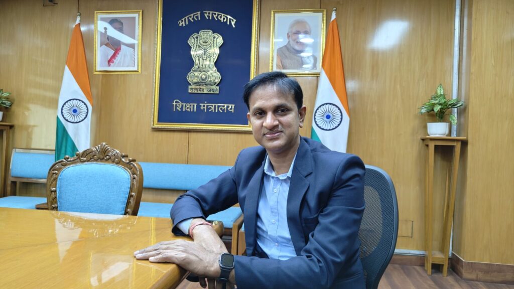 <em>शिक्षा मंत्रालय ने प्रेरणा कार्यक्रम की शुरूआत की,कृष्ण कुमार पटेल का मेंटोर के रूप में चयन,अनुभव पर आधारित शिक्षा कार्यक्रम के ऑनलाइन पंजीकरण पोर्टल की हुई शुरूआत</em>, जवाहर नवोदय विद्यालय चिसदा में पदस्थ हैं कृष्ण कुमार, कृष्ण कुमार ने कहा प्रेरणा कार्यक्रम में नवमी से 12वीं तक के विद्यार्थियों का होगा पंजीयन <em>शिक्षा मंत्रालय ने प्रेरणा कार्यक्रम की शुरूआत की,कृष्ण कुमार पटेल का मेंटोर के रूप में चयन,अनुभव पर आधारित शिक्षा कार्यक्रम के ऑनलाइन पंजीकरण पोर्टल की हुई शुरूआत</em>, जवाहर नवोदय विद्यालय चिसदा में पदस्थ हैं कृष्ण कुमार, कृष्ण कुमार ने कहा प्रेरणा कार्यक्रम में नवमी से 12वीं तक के विद्यार्थियों का होगा पंजीयन kshititech