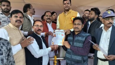 <em>उत्कृष्ट कार्यो के लिए मुख्यमंत्री के हाथों सम्मानित हुआ साहू हेल्पलाइन,सेवा-रचनात्मक कार्यों में अग्रणी पहचान स्थापित की जांजगीर चाम्पा शक्ति के साहू हेल्पलाइन ने, राजिम भक्तिन माता सम्मान से नवाजा गया</em>, सेवा कार्यों में अग्रणी है पूरे क्षेत्र में साहू हेल्पलाइन kshititech