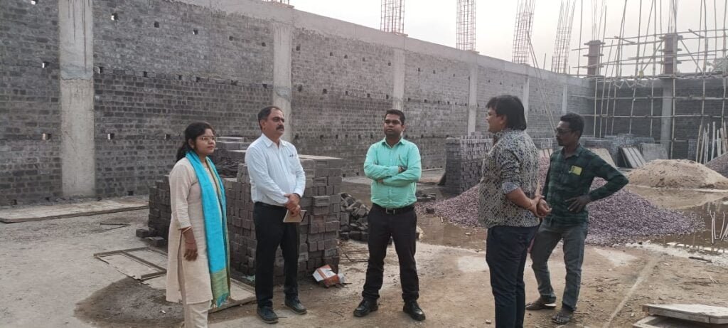 <em>तोड़ा अतिक्रमण, नहीं हो पाया विकास- शक्ति एसडीएम ने लगाई ठेकेदारों को कड़ी फटकार-बुधवारी बाजार में चल रहे निर्माण कार्यों की धीमी गति पर प्रशासनिक अधिकारी पहुंचे निरीक्षण करने,करोड़ो की लागत से बन रहे निर्माण कार्यों की कछुआ गति से नहीं दिख रहा विकास, शक्ति कलेक्टर ने की टीएल मीटिंग के साथ ही जनदर्शन, सैकड़ो आशियाने तोड़कर भी प्रशासन नहीं कर पाया विकास</em> kshititech