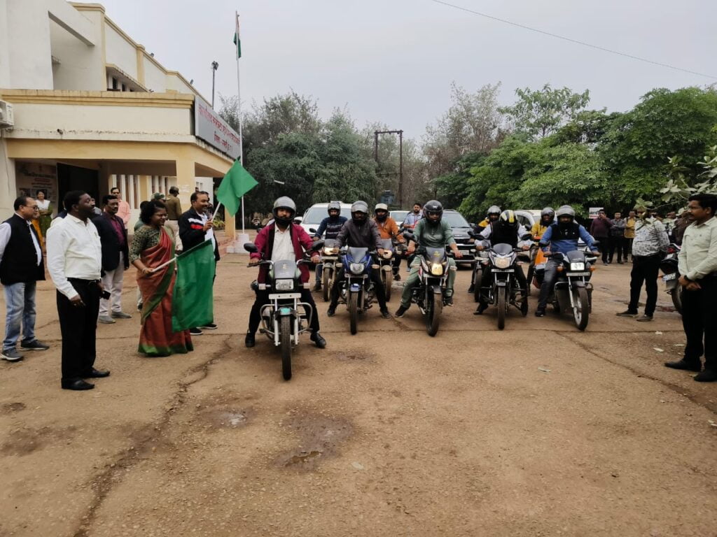 <em>शक्ति जिले में सिगरेट- तंबाकू अधिनियम के उल्लंघन पर होगी कड़ी कार्रवाई, कलेक्टर ने दिए निर्देश, एसपी </em> अहिरे <em>ने किया सड़क सुरक्षा माह जागरूकता रैली को रवाना</em> <em>शक्ति जिले में सिगरेट- तंबाकू अधिनियम के उल्लंघन पर होगी कड़ी कार्रवाई, कलेक्टर ने दिए निर्देश, एसपी </em> अहिरे <em>ने किया सड़क सुरक्षा माह जागरूकता रैली को रवाना</em> kshititech