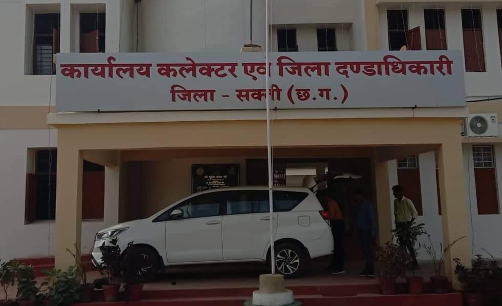 <em>नेता प्रतिपक्ष महंत के गढ़ में भाजपा ने दी चुनौती- भाजपा के पांच पार्षदों ने लगा दिया कांग्रेस अध्यक्ष के खिलाफ अविश्वास, 24 जनवरी को होगा अविश्वास पर फैसला, 6 में 5 ही भाजपा पार्षदों ने किये दस्तखत, 2019 के अध्क्षयीय चुनाव में भाजपा प्रत्याशी को आठ में मिले थे केवल चार वोट</em>, शक्ति में राजनैतिक सरगर्मी तेज kshititech