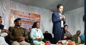 गढ़गोढ़ी पहुंचे कटारिया-<em>विकसित भारत संकल्प यात्रा का अंतिम व्यक्ति तक पहुंचे लाभ- अमित कटारिया,केंद्रीय नोडल अधिकारी अमित कटारिया पहुंचे जिले के दौरे पर,जनपद पंचायत सक्ती के गढ़गोढ़ी में आयोजित विकसित भारत संकल्प यात्रा का किया निरीक्षण, हितग्राहियों से की चर्चा</em> kshititech