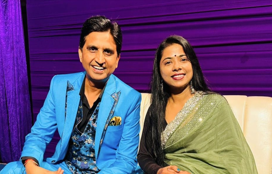 शक्ति की गौरव बेटी अन्नपूर्णा- <em>50000 श्रोताओं एवं दिग्गज हस्तियों की मौजूदगी में आयोजित राजधानी के अखिल भारतीय कवि सम्मेलन में काव्य पाठ किया अन्नपूर्णा पवार ने, देश के प्रसिद्ध कवि डॉ.कुमार विश्वास भी रहे मौजूद</em>, मुख्यमंत्री साय ने भी कवियों की प्रस्तुति पर किया उत्साह वर्धन शक्ति की गौरव बेटी अन्नपूर्णा- <em>50000 श्रोताओं एवं दिग्गज हस्तियों की मौजूदगी में आयोजित राजधानी के अखिल भारतीय कवि सम्मेलन में काव्य पाठ किया अन्नपूर्णा पवार ने, देश के प्रसिद्ध कवि डॉ.कुमार विश्वास भी रहे मौजूद</em>, मुख्यमंत्री साय ने भी कवियों की प्रस्तुति पर किया उत्साह वर्धन kshititech