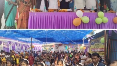 <em>शक्ति विकासखंड के नवापारा कला पहुंचे सांसद अजगले, भाजपा मंडल अध्यक्ष प्रेम पटेल सहित पूर्व विधायक साहू भी रहे मौजूद, विकसित भारत संकल्प यात्रा का था आयोजन, मंडल अध्यक्ष प्रेमलाल पटेल ने कहा- विकसित भारत संकल्प यात्रा से ग्रामीणों को दी जा रही केंद्रीय योजनाओं की जानकारी</em> kshititech