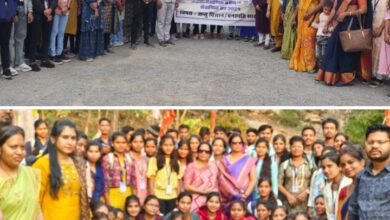 महाविद्यालय की अनुकरणीय पहल-<em>जे.एल.एन. डिग्री कालेज सक्ती के बी.एस.सी. द्वितीय एवं तृतीय वर्ष के 73 छात्र/छात्राओं ने किया शैक्षणिक भ्रमण, अनेकों स्थानों पर हुए शैक्षणिक भ्रमण से उत्साहित हुए विद्यार्थी</em>, रेशम पालन केंद्र सहित पर्यटन स्थलों का भी किया गया भ्रमण, प्राचार्य डॉक्टर शालू पाहवा ने कहा- ऐसे भ्रमण से बच्चों को मिलती है जानकारियां kshititech