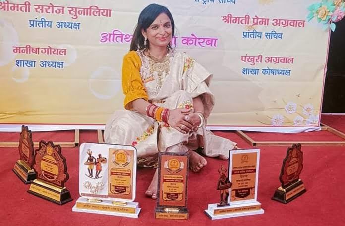 चाम्पा की गौरव नेहा- <em>चाम्पा की प्रांतीय आध्यात्मिक प्रमुख नेहा अविनाश अग्रवाल ने जीते प्रांतीय अधिवेशन में छह अवार्ड, नेहा की सक्रियता एवं कार्यों की हुई प्रदेश मंच पर प्रशंसा, कोरबा में आयोजित था अखिल भारतीय मारवाड़ी महिला सम्मेलन का प्रांतीय अधिवेशन, मंत्री लखन देवांगन ने करी संस्था हित में महत्वपूर्ण घोषणा</em> kshititech