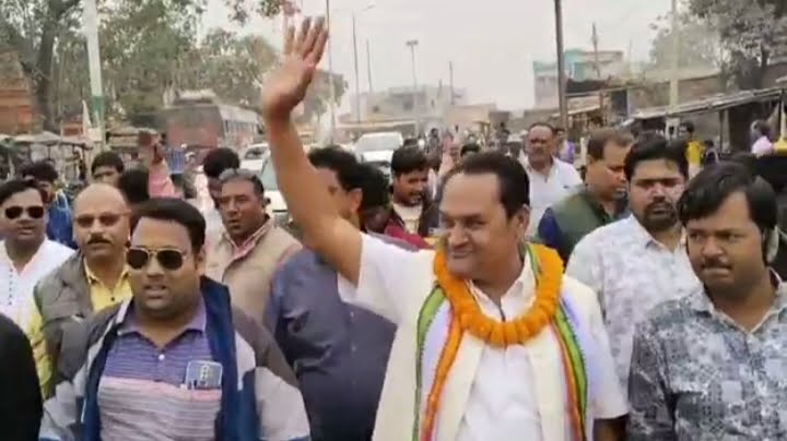 <em>रणनीति में फेल हो गई भाजपा- डभरा नगर पंचायत अध्यक्ष ने बचा ली अपनी कुर्सी, </em>11<em>पार्षदों के अविश्वास प्रस्ताव पर 18 जनवरी को हुआ मतदान,सफल अध्यक्ष प्रीतम अग्रवाल ने कहा- यह शहर की जनता के विश्वास की जीत है</em>, जनता ने कहा- शहर का विकास हुआ 4 सालों में अकल्पनीय <em>रणनीति में फेल हो गई भाजपा- डभरा नगर पंचायत अध्यक्ष ने बचा ली अपनी कुर्सी, </em>11<em>पार्षदों के अविश्वास प्रस्ताव पर 18 जनवरी को हुआ मतदान,सफल अध्यक्ष प्रीतम अग्रवाल ने कहा- यह शहर की जनता के विश्वास की जीत है</em>, जनता ने कहा- शहर का विकास हुआ 4 सालों में अकल्पनीय kshititech