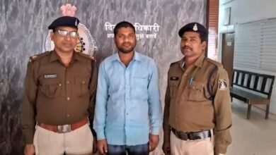 पति की प्रताड़ना से हुई गर्भवती महिला की मौत के मामले में पुलिस ने किया आरोपी पति को गिरफ्तार, मामला शक्ति जिले के पुलिस थाना क्षेत्र शक्ति का, एसपी के निर्देशन में शक्ति थाना टीआई विवेक शर्मा की त्वरित कार्रवाई, बिलासपुर के सिम्स अस्पताल में हो गई थी महिला की मृत्यु kshititech