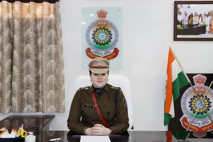 32 पाव देसी अवैध शराब एवं अंग्रेजी शराब बिक्री करते आरोपी चढ़ा डभरा पुलिस के हत्थे, एसपी अंकिता के निर्देशन में थाना प्रभारी नरेंद्र यादव की कार्रवाई, टी आई यादव ने कहा-क्षेत्र में चल रही अवैध शराब को लेकर छापामार करवाई, अवैध शराब को लेकर पुलिस की कार्रवाई से अपराधियों में दशहत 32 पाव देसी अवैध शराब एवं अंग्रेजी शराब बिक्री करते आरोपी चढ़ा डभरा पुलिस के हत्थे, एसपी अंकिता के निर्देशन में थाना प्रभारी नरेंद्र यादव की कार्रवाई, टी आई यादव ने कहा-क्षेत्र में चल रही अवैध शराब को लेकर छापामार करवाई, अवैध शराब को लेकर पुलिस की कार्रवाई से अपराधियों में दशहत kshititech